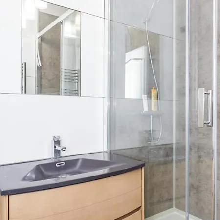 Spacious In 11eme
